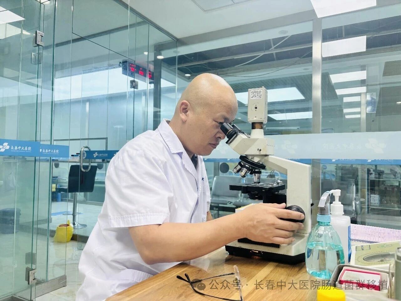 泸州市|高朋磊医师：左手男科临床，右手肠道菌群移植深入研究
